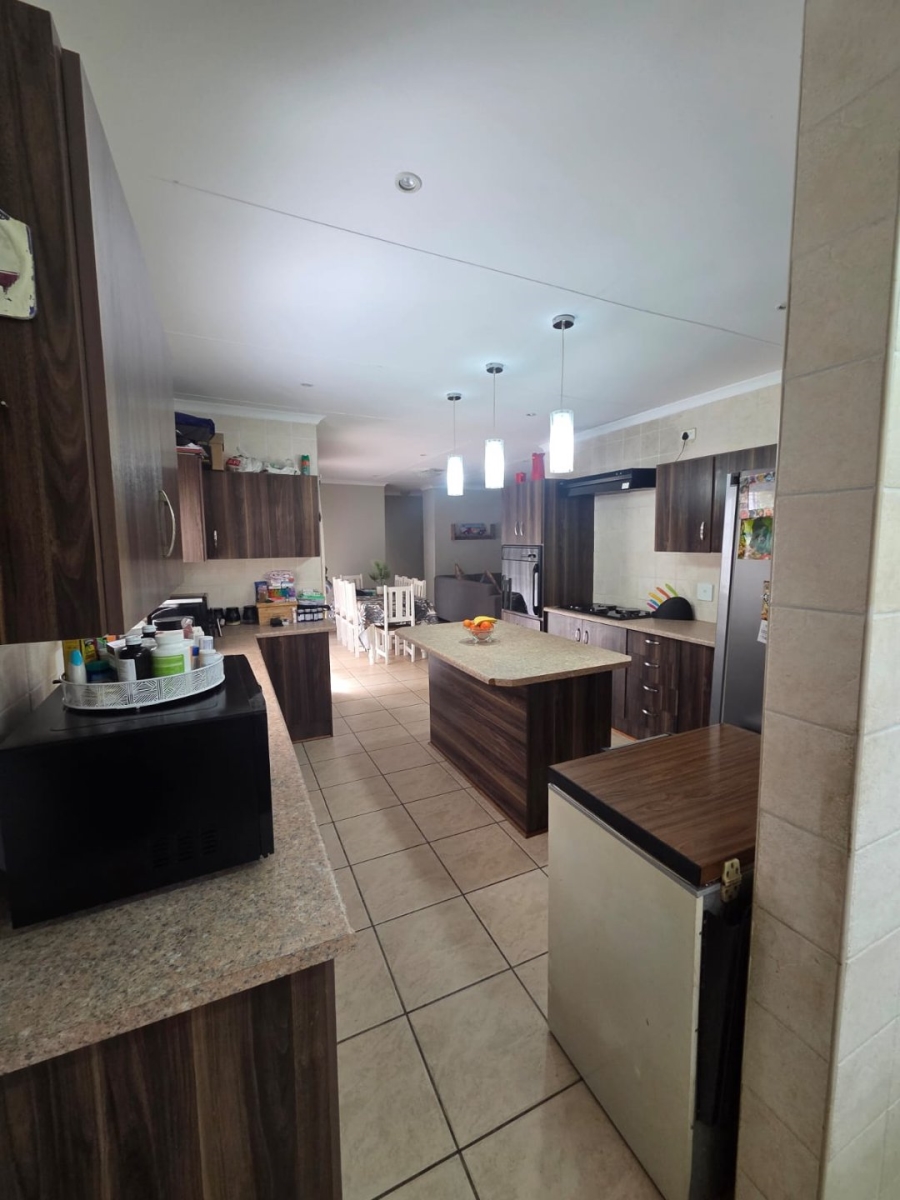 3 Bedroom Property for Sale in Flimieda North West